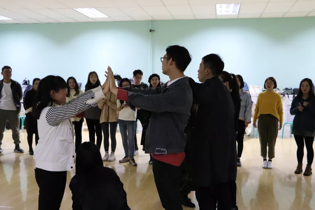 拓展訓練破冰游戲松鼠搬家