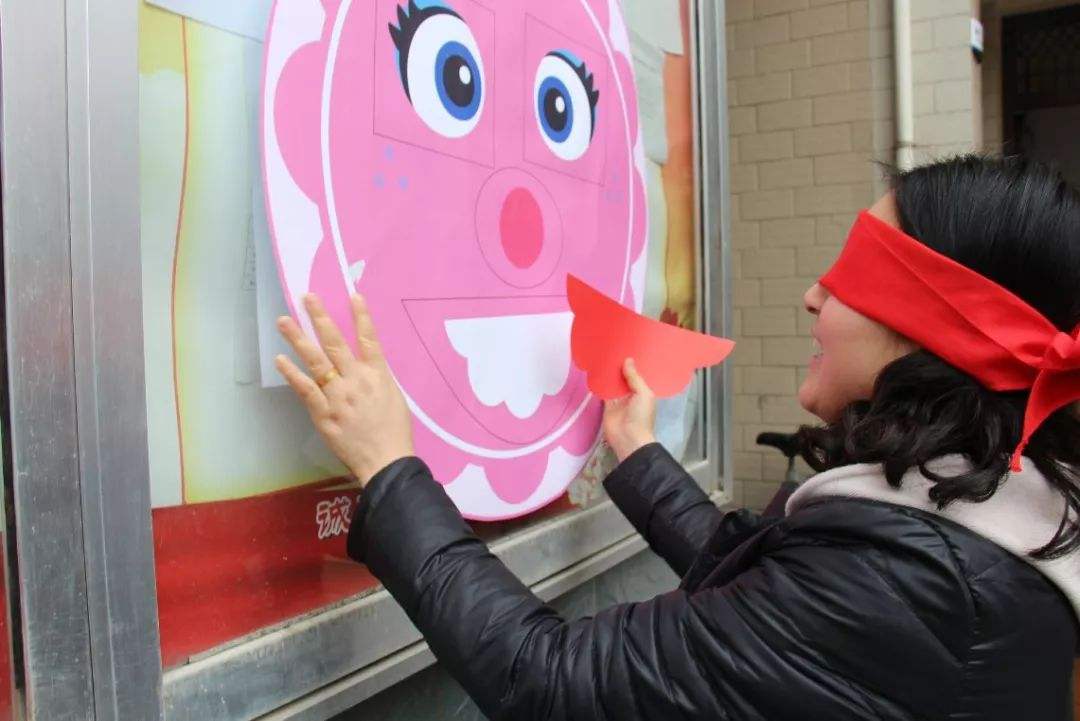 拓展訓練互動游戲【貼鼻子】