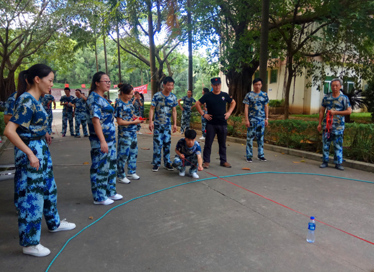 拓展訓(xùn)練團(tuán)隊(duì)游戲【雷區(qū)取水】 拓展訓(xùn)練團(tuán)隊(duì)游戲【雷區(qū)取水】