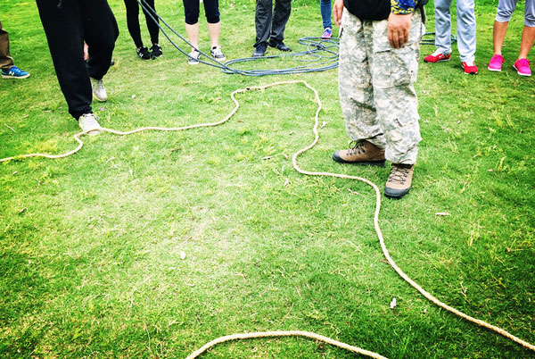 拓展訓(xùn)練團(tuán)隊(duì)游戲【雷區(qū)取水】 拓展訓(xùn)練團(tuán)隊(duì)游戲【雷區(qū)取水】