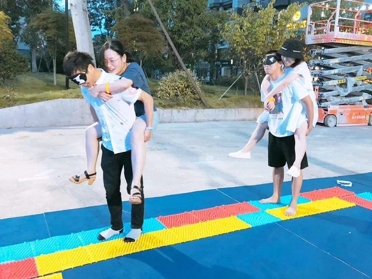 拓展訓練團隊游戲【指壓板】 拓展訓練團隊游戲【指壓板】